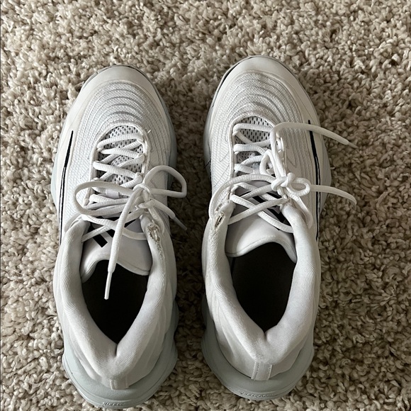 Adult Nike Basketball Shoes - Picture 4 of 7